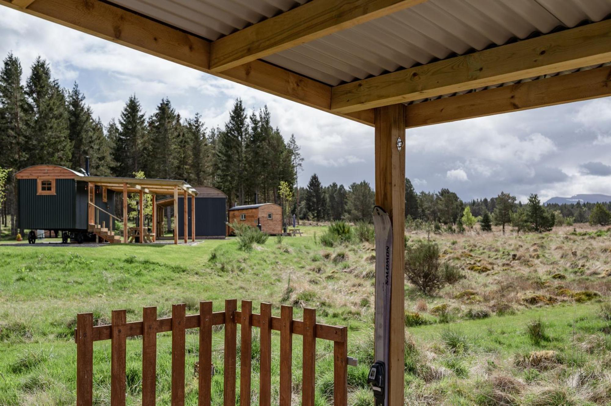 Apartamento Highland Shepherd Huts Nethy Bridge Habitación foto